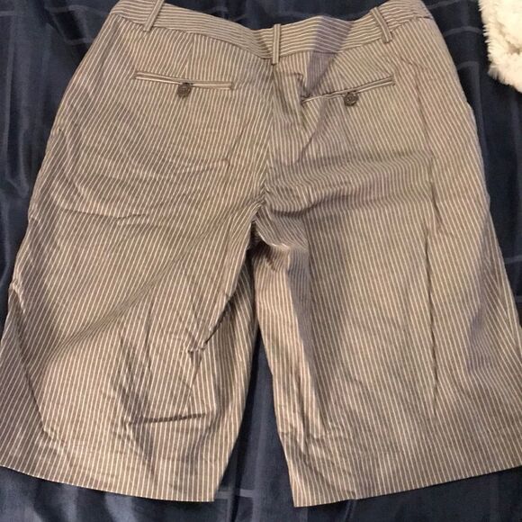 Shorts - Picture 2 of 3